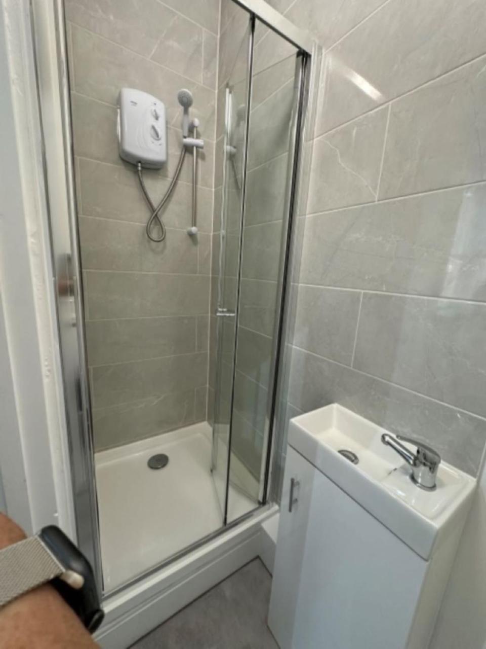 Studio Flat 2A Central Колуин Бей Екстериор снимка
