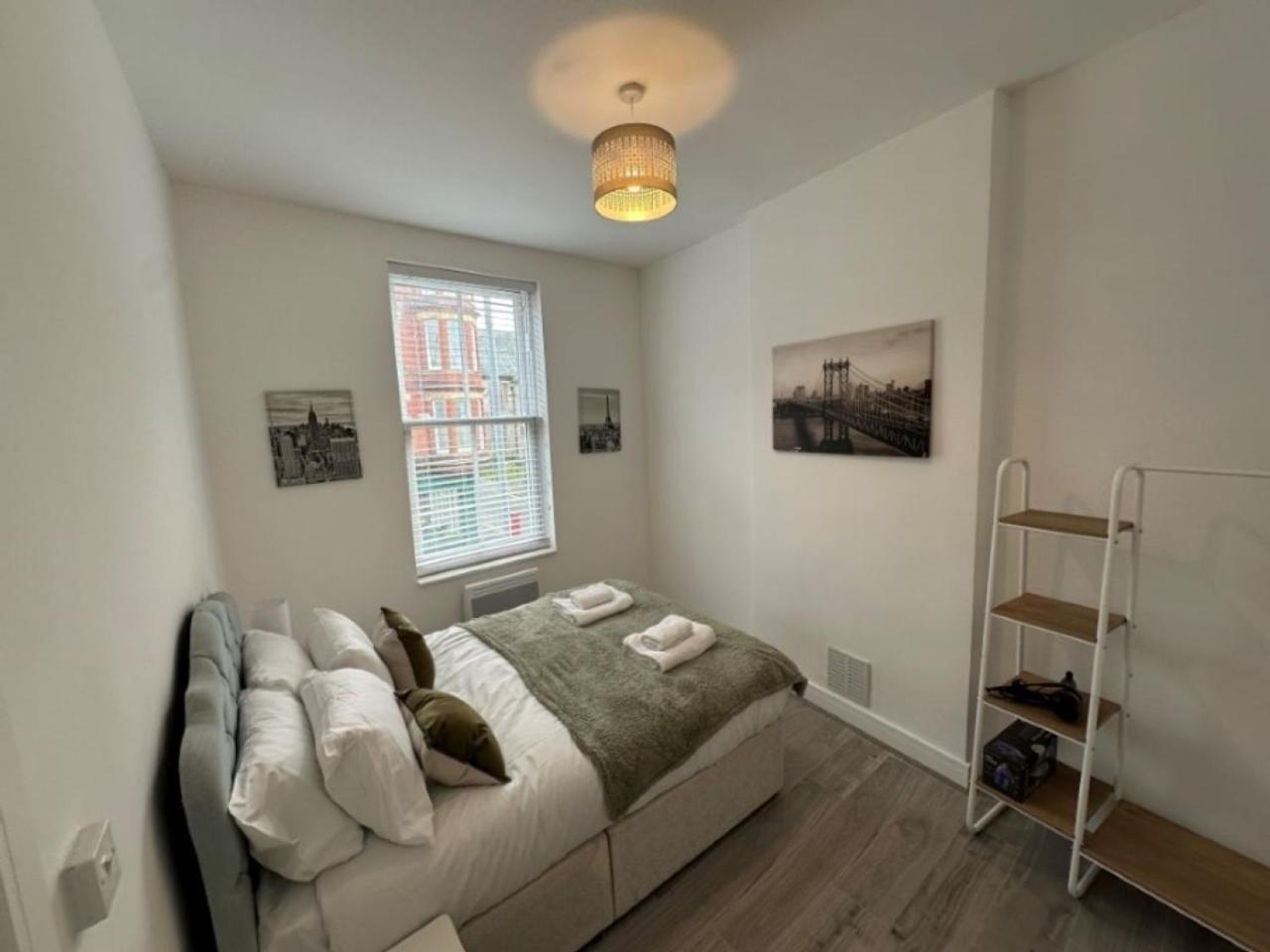 Studio Flat 2A Central Колуин Бей Екстериор снимка